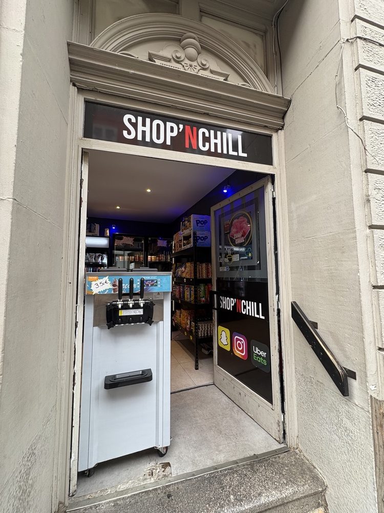 Intérieur de la boutique Shop'N Chill